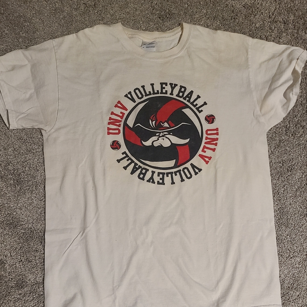 Vintage UNLV volleyball t